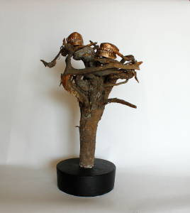 Bronze teeth on apple tree roots.